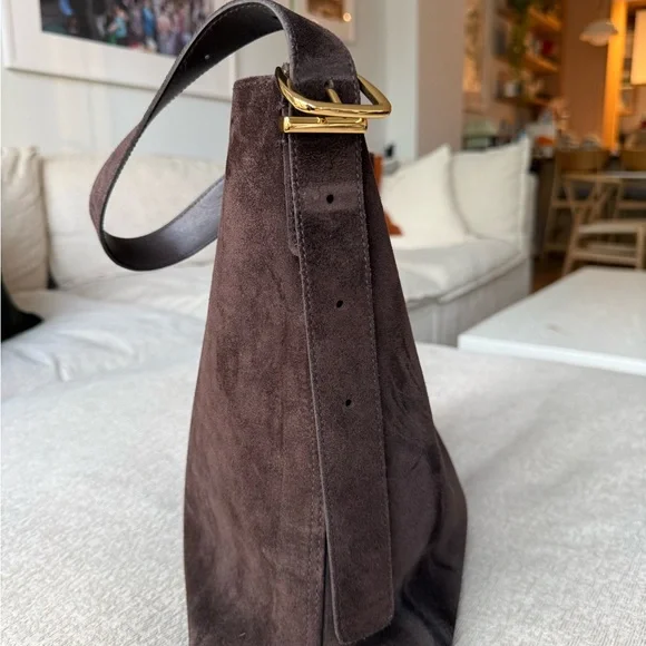 Madewell Essential Bucket Tote - Picture 5 of 9